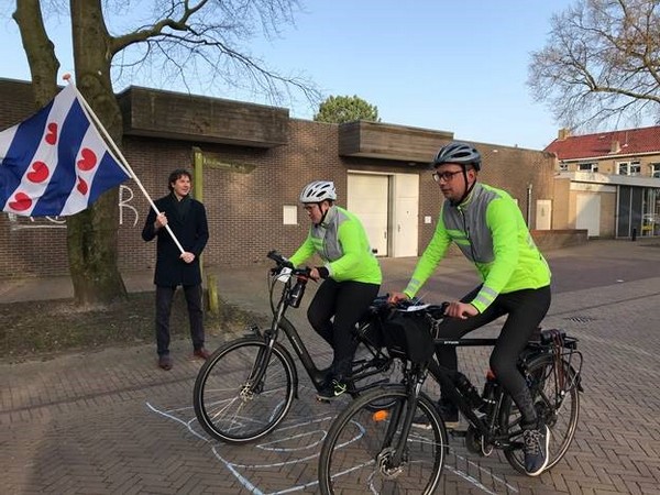 Op de fiets van Friesland naar Limburg om aandacht te vragen voor autisme